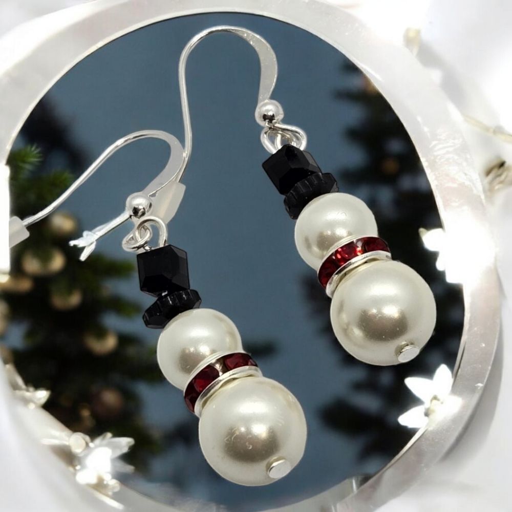 Snowman ☃️ Pearl Beaded Holiday Earrings Dangle Drop Pierced Ears Jewelry Party